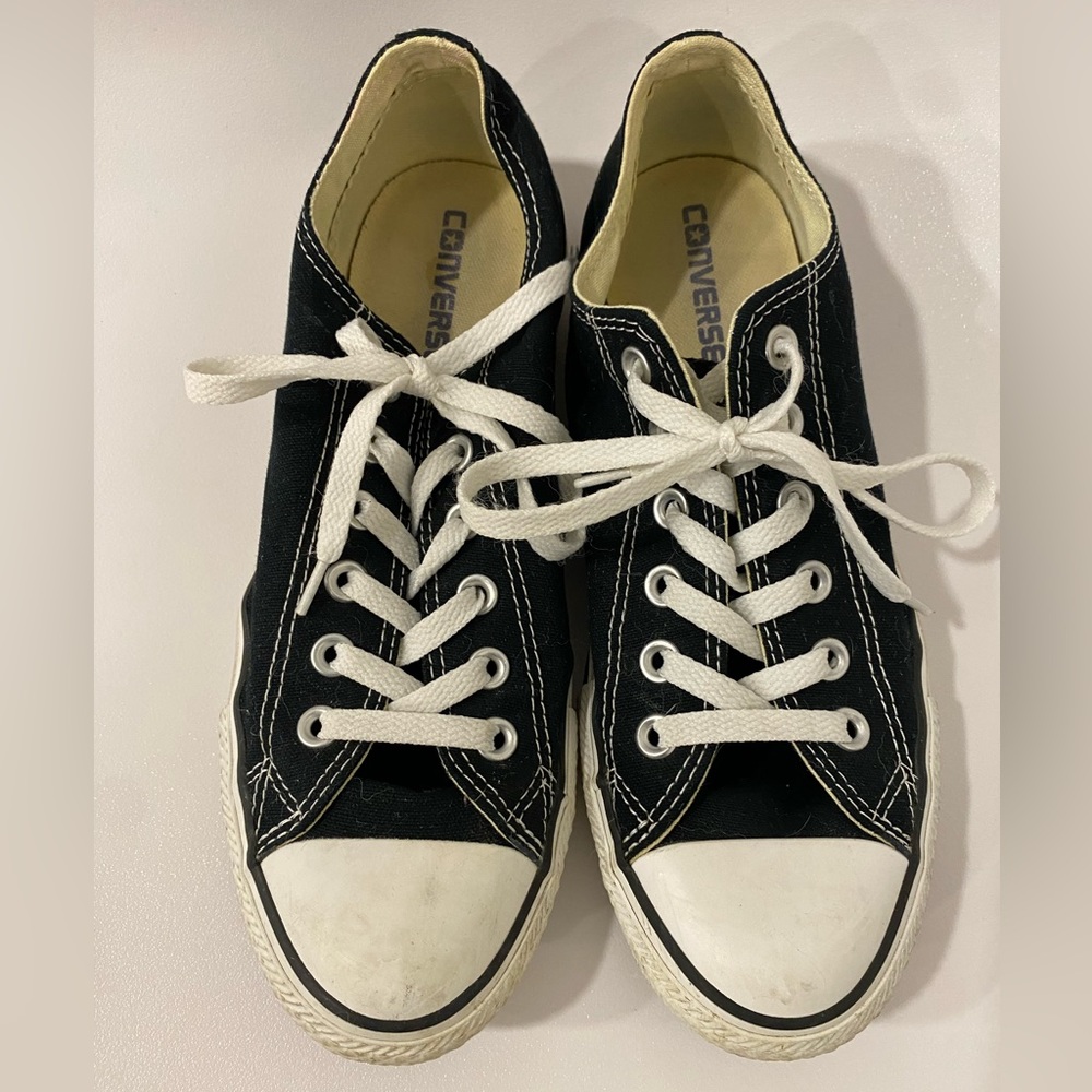 Converse Chuck Taylor Low Top-Black w/White-Unisex - Size 9 Men’s - 7 Women’s
